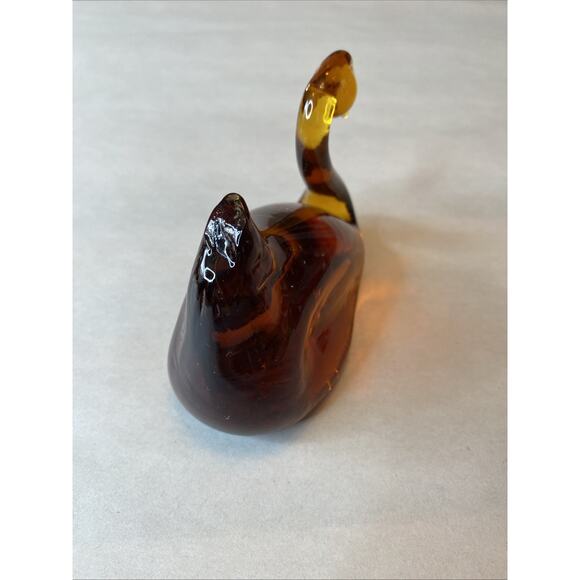Vintage Pilgrim Hand Blown Glass Amber Swan Bird Colored Art Amber Paper Weight - Picture 9 of 15